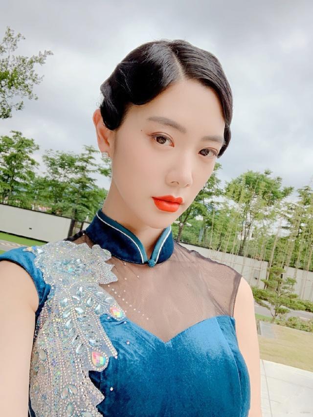 嘴唇直播下载 午夜猎手